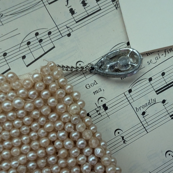 Elegant Pearl Beaded Clutch with Rose Design - Picture 10 of 13